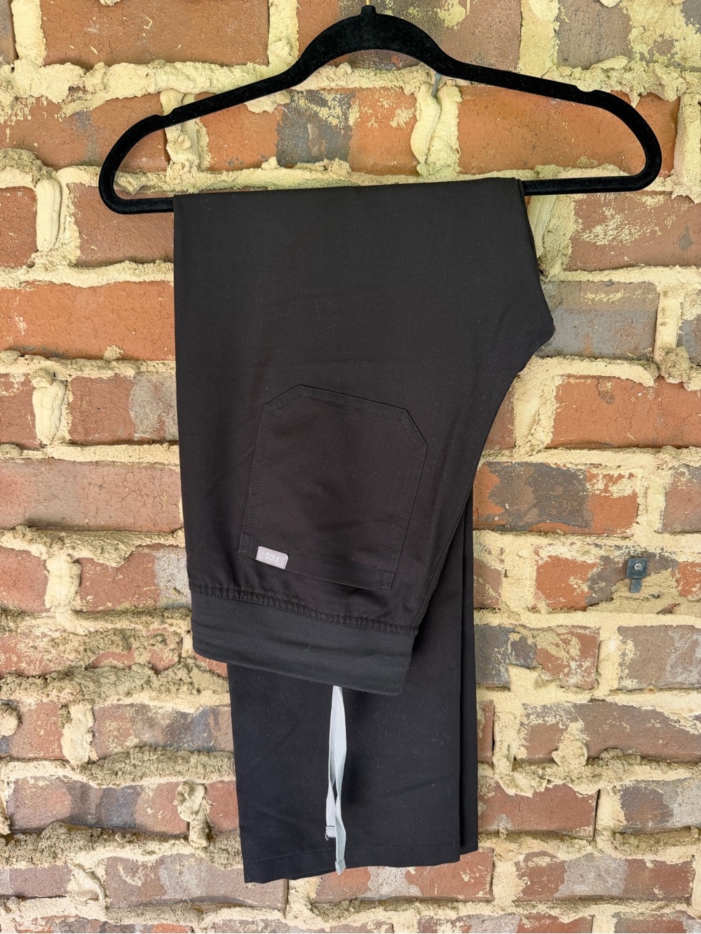 FIGS Black Women's Livingston Scrub Pant Style# T21003
